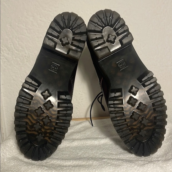 Dr. Martens Burgundy Leather Lace-Up Boots; extra chunky sole.  Shriver hi. NWOT - Picture 3 of 12